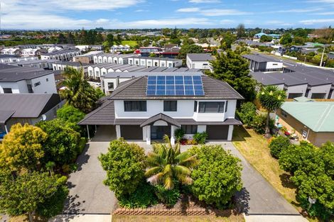 Photo of property in 5 Hocken Place, Mangere Bridge, Auckland, 2022