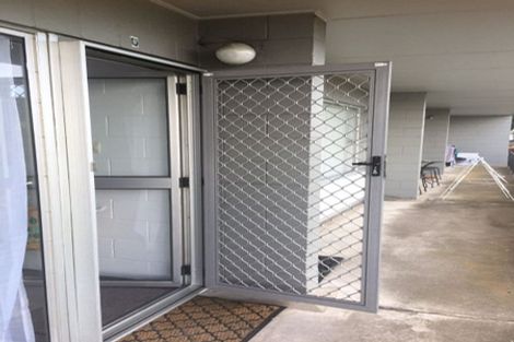 Photo of property in 3o Mountain Road, Mount Wellington, Auckland, 1060