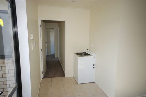 Photo of property in 3 Maadi Place, Papakura, 2110