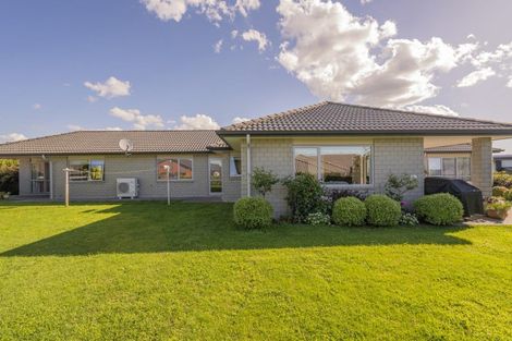 Photo of property in 10 Roseberry Place, Whitianga, 3510