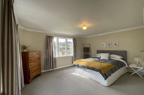 Photo of property in 15 Rossiter Street, Tawa, Wellington, 5028