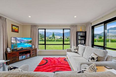 Photo of property in 30 Lochiel Drive, Hanmer Springs, 7334