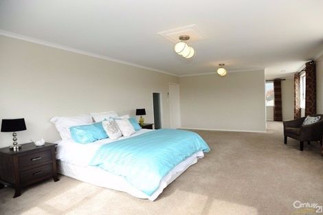 Photo of property in 7 Whites Line West, Woburn, Lower Hutt, 5010