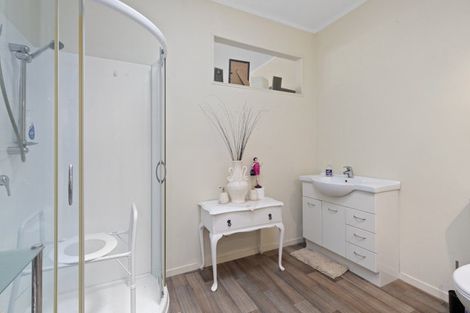 Photo of property in 25 Thorn Road, Tuakau, 2121