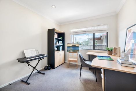 Photo of property in 2 Bangla Place, Massey, Auckland, 0614