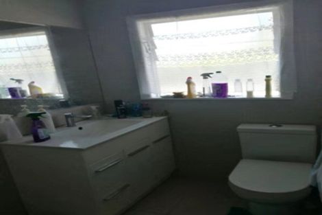 Photo of property in 16 Tonar Street, Northcote, Auckland, 0627