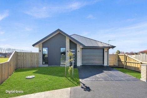 Photo of property in 37 Cunliffe Road, Redwood, Christchurch, 8051
