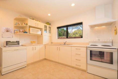 Photo of property in 2/6 Ti Nana Crescent, Henderson, Auckland, 0610