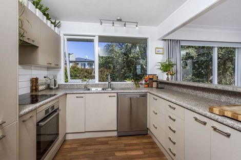 Photo of property in 4/30 Castor Bay Road, Castor Bay, Auckland, 0620