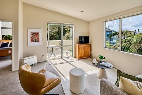 Photo of property in 21 Arahiwi Grove, Tirohanga, Lower Hutt, 5010