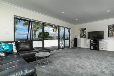 Photo of property in 1/3 Auld Street, Torbay, Auckland, 0630