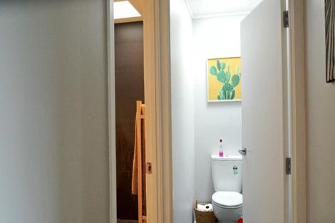 Photo of property in 2/51 Shakespeare Road, Milford, Auckland, 0620