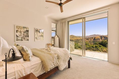 Photo of property in 16 Hayes View Lane, Lake Hayes, Queenstown, 9371