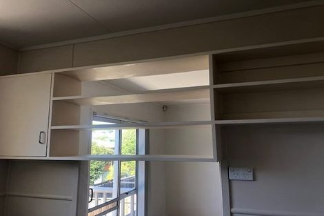 Photo of property in 1/84 Greenslade Crescent, Northcote, Auckland, 0627