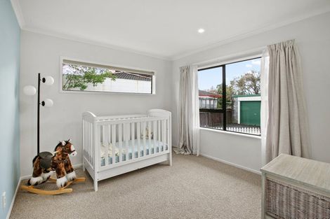 Photo of property in 60 Karina Road, Merrilands, New Plymouth, 4312