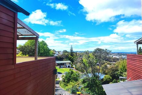 Photo of property in 631a Glenfield Road, Totara Vale, Auckland, 0629