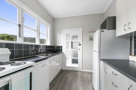 Photo of property in 10 Purser Grove, Fairfield, Lower Hutt, 5011