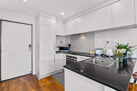 Photo of property in 7/36 Kaipatiki Road, Glenfield, Auckland, 0629