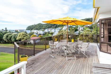 Photo of property in 216 Russell Bruce Place, Onemana, Whangamata, 3691