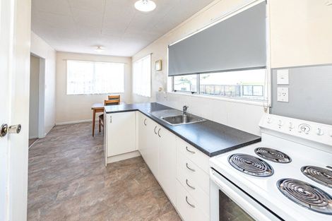 Photo of property in 35 Karyn Street, Castlecliff, Whanganui, 4501