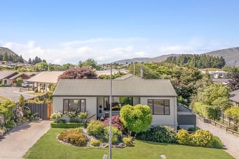 Photo of property in 9 Totara Terrace, Wanaka, 9305