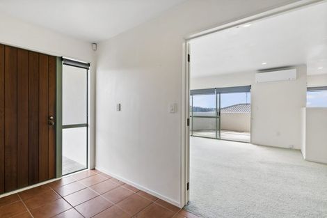 Photo of property in 11 Mannikin Place, Unsworth Heights, Auckland, 0632