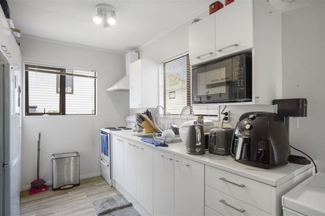 Photo of property in 53 Universal Drive, Henderson, Auckland, 0610