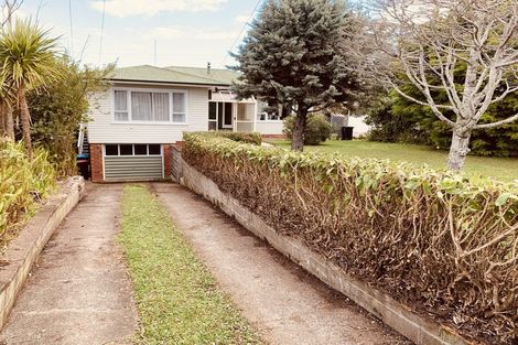 Photo of property in 32 James Tyler Crescent, Lynfield, Auckland, 1042