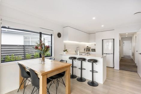 Photo of property in 54 Somes Crescent, Newlands, Wellington, 6037