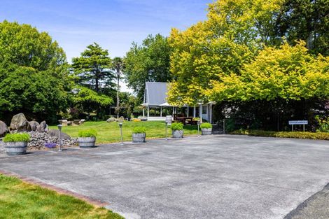 Photo of property in 48 Kairau Road West, Sentry Hill, New Plymouth, 4373