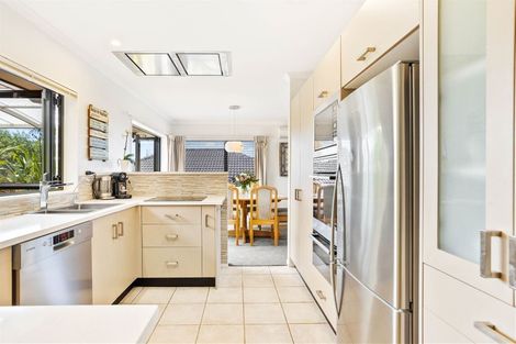 Photo of property in 29 San Bernadino Drive, Henderson, Auckland, 0612