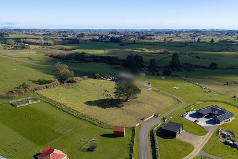 Photo of property in 383 Wallace Road, Koputaroa, 5571