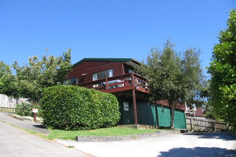 Photo of property in 1/17 Exeter Place, Unsworth Heights, Auckland, 0632