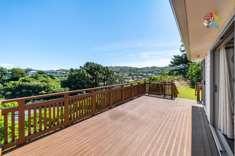 Photo of property in 18 Cresswell Place, Johnsonville, Wellington, 6037