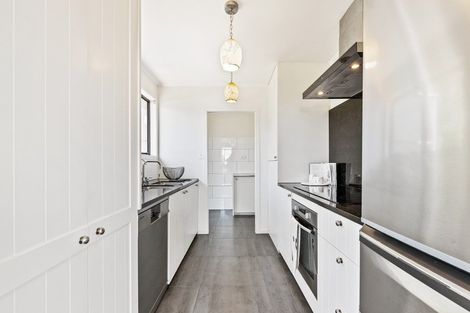 Photo of property in 6 Parrs Cross Road, Henderson, Auckland, 0612