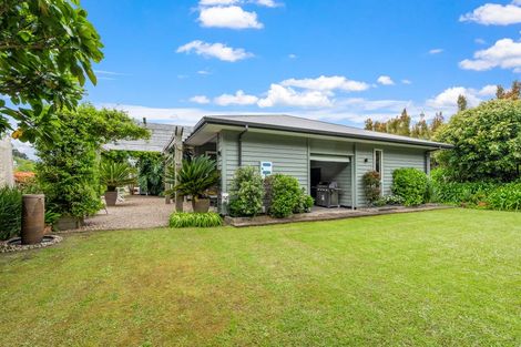 Photo of property in 35 Hobbs Road, Matakatia, Whangaparaoa, 0930