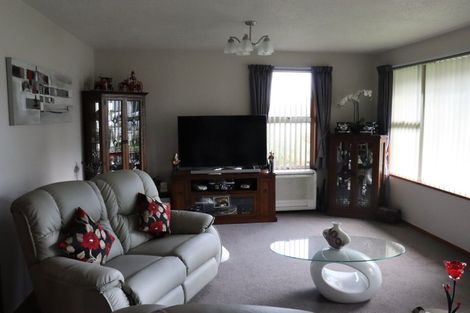 Photo of property in 834 Main North Road, Belfast, Christchurch, 8051