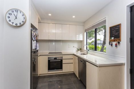 Photo of property in 8a Defoe Place, Waltham, Christchurch, 8023