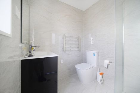Photo of property in 166b Rathgar Road, Henderson, Auckland, 0610