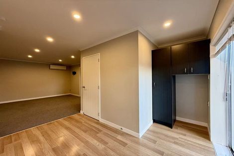 Photo of property in 13 Van Dyke Place, West Harbour, Auckland, 0618
