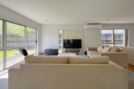 Photo of property in 15 Merlot Way, Te Atatu South, Auckland, 0610