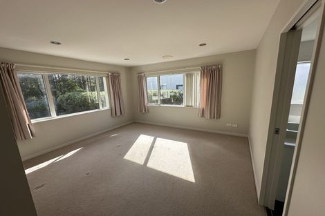Photo of property in 72 Harrowglen Drive, Northcross, Auckland, 0630