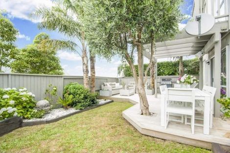 Photo of property in 11 Jomard Terrace, Northcross, Auckland, 0632