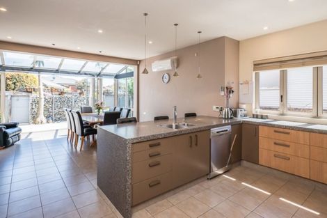 Photo of property in 61 Quadrant Heights, Paraparaumu, 5032