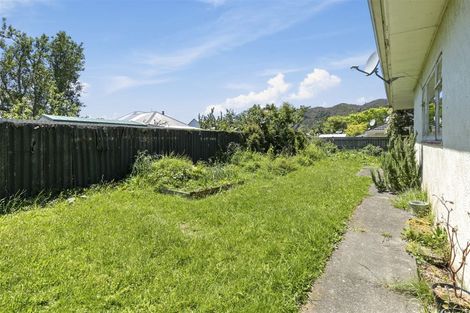 Photo of property in 9 Foster Street, Taita, Lower Hutt, 5011