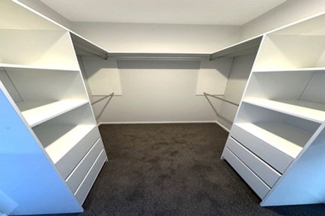 Photo of property in 25a Borrowdace Avenue, Botany Downs, Auckland, 2010