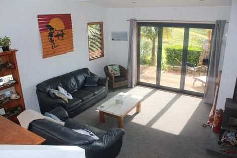 Photo of property in 100 Upper Orewa Road, Wainui, Silverdale, 0992