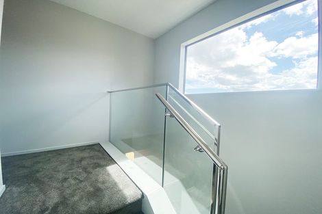 Photo of property in 7a La Trobe Street, Pakuranga Heights, Auckland, 2010