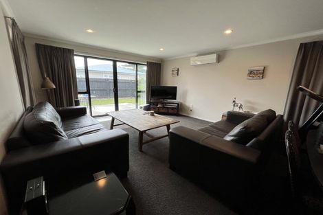 Photo of property in 47 Weston Avenue, Roslyn, Palmerston North, 4414