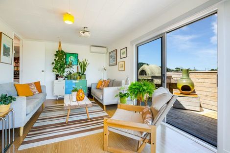 Photo of property in 6 Edwin Mitchelson Road, Muriwai, Waimauku, 0881